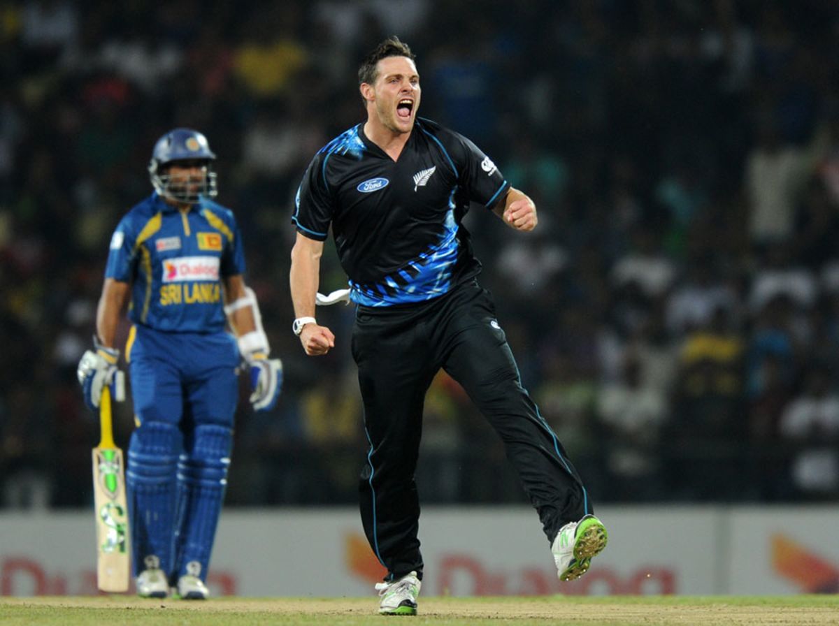 Colin Munro Goes For A Reverse Sweep ESPNcricinfo