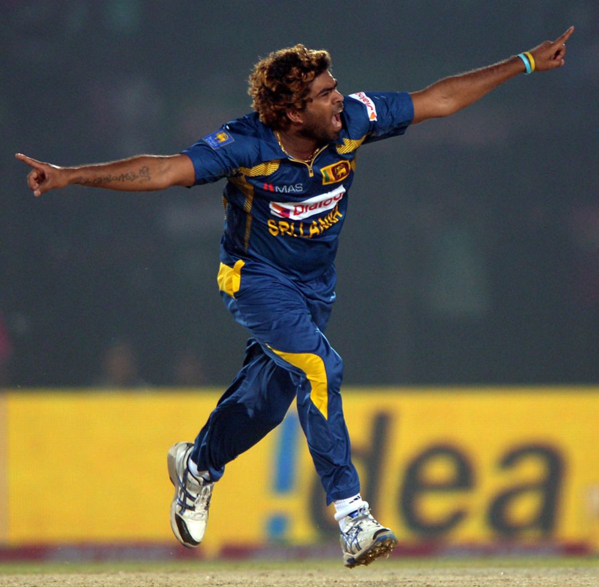 Lasith Malinga Celebrates After Dismissing Bilawal Bhatti