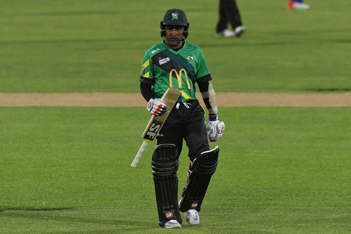 Mahela Jayawardene Shapes To Pull During His Half Century