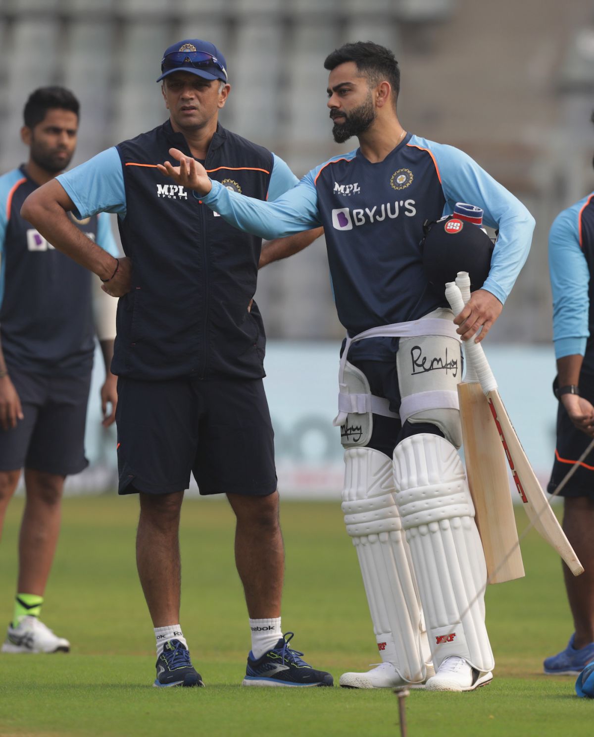 Rahul Dravid And Virat Kohli Have A Chat ESPNcricinfo