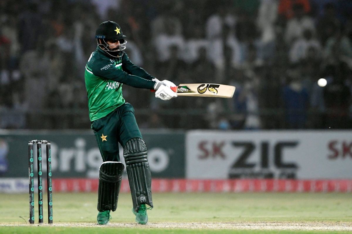 Shadab Khan Plays The Pull During His Rescuing Knock Of 69