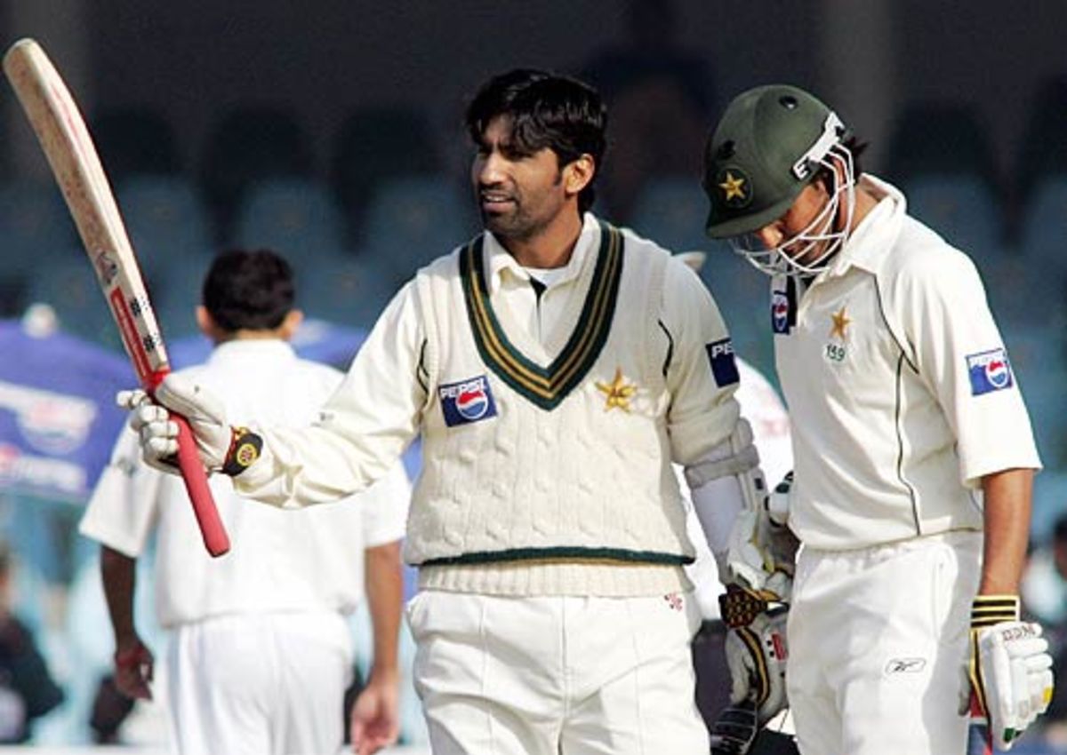 Mohammad Yousuf Celebrates His Hundred Espncricinfo