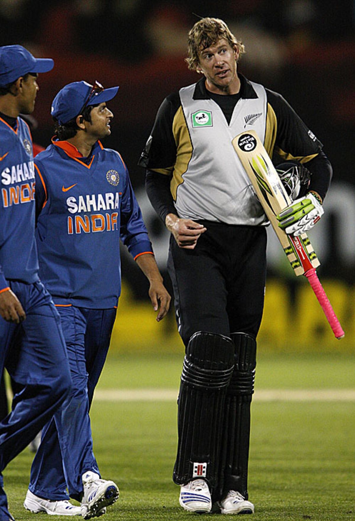 Jacob Oram Has A Chat With Suresh Raina After Hitting The Winning Runs