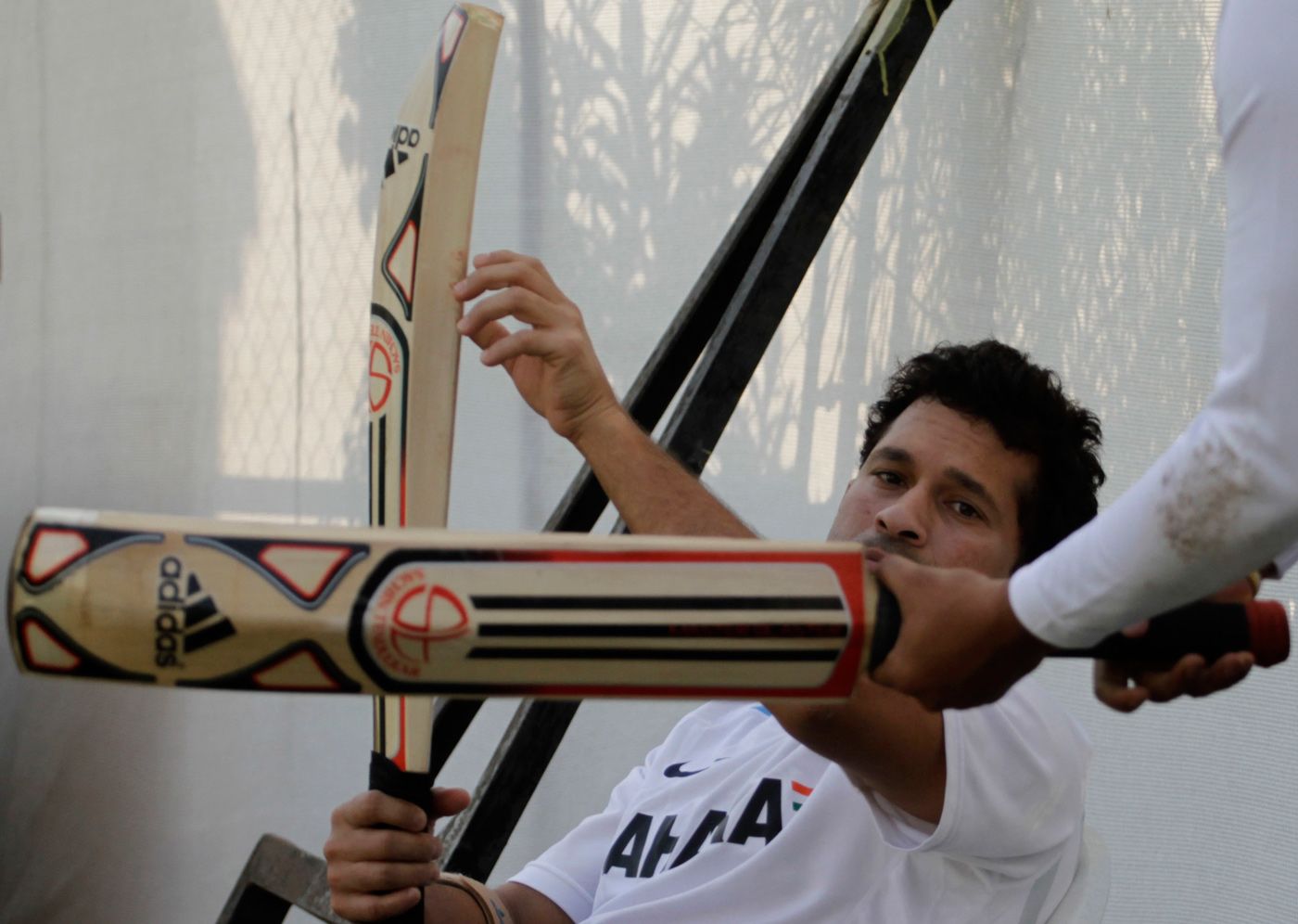 Sachin Tendulkar Checks Different Bats Espncricinfo