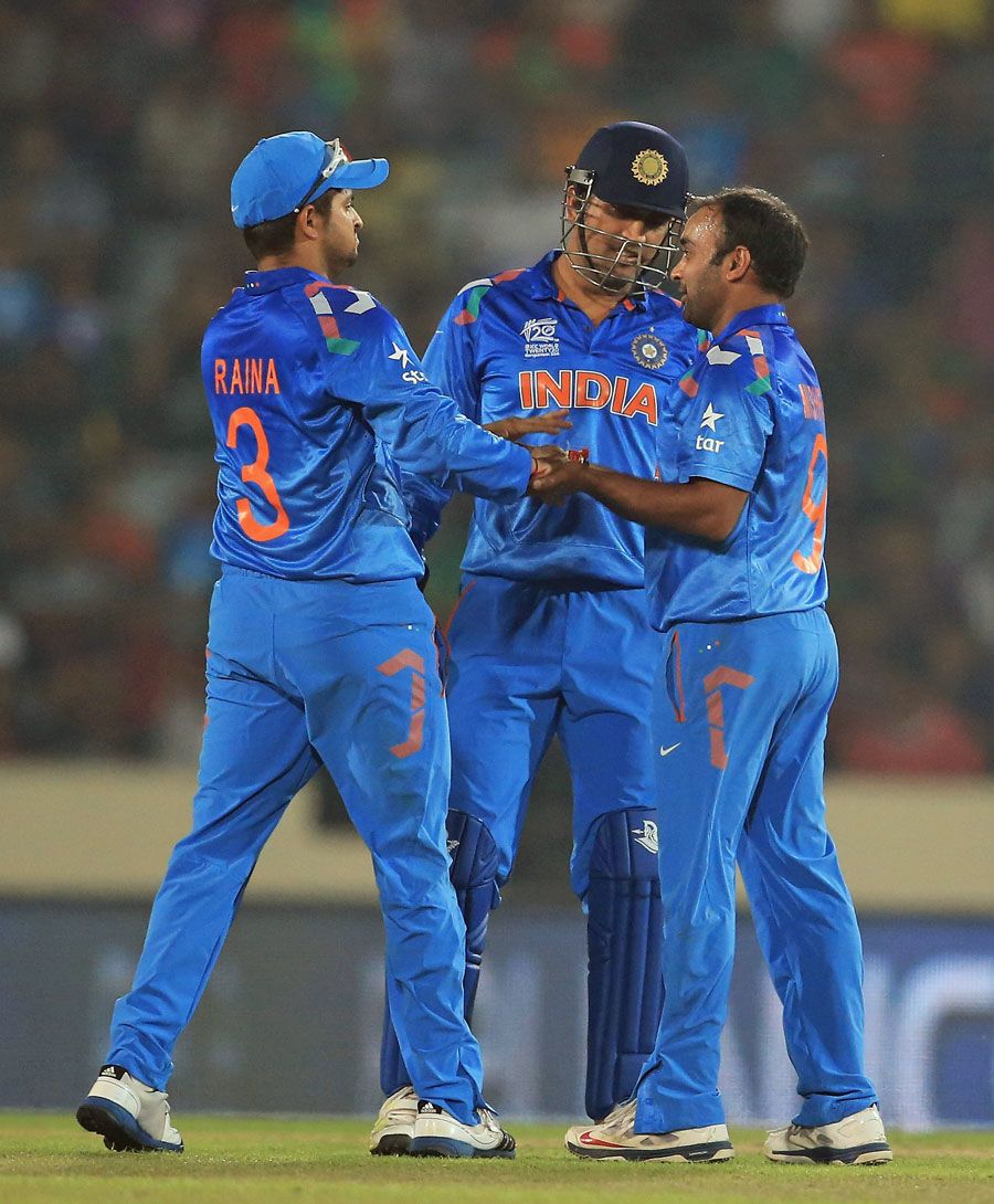 MS Dhoni Congratulates Amit Mishra After The Bowler Dismissed Anamul