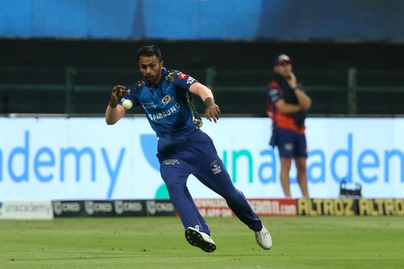 Hardik Pandya Chases The Ball Espncricinfo