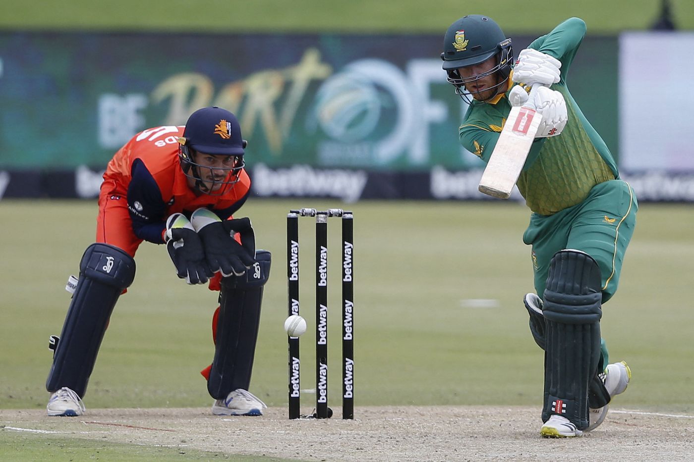 Kyle Verreynne Drives Towards The Covers Espncricinfo