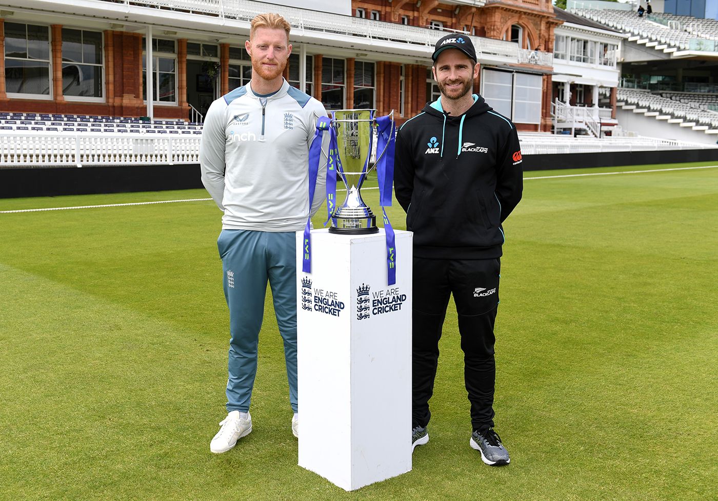 Kane Williamson And Ben Stokes Pose With The LV Insurance Series