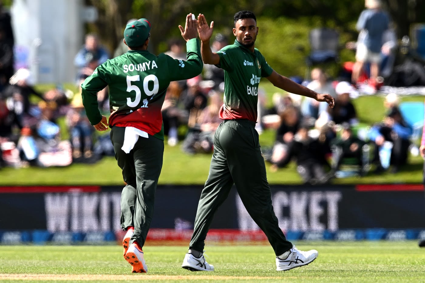 Shoriful Islam Celebrates After Dismissing Finn Allen Espncricinfo