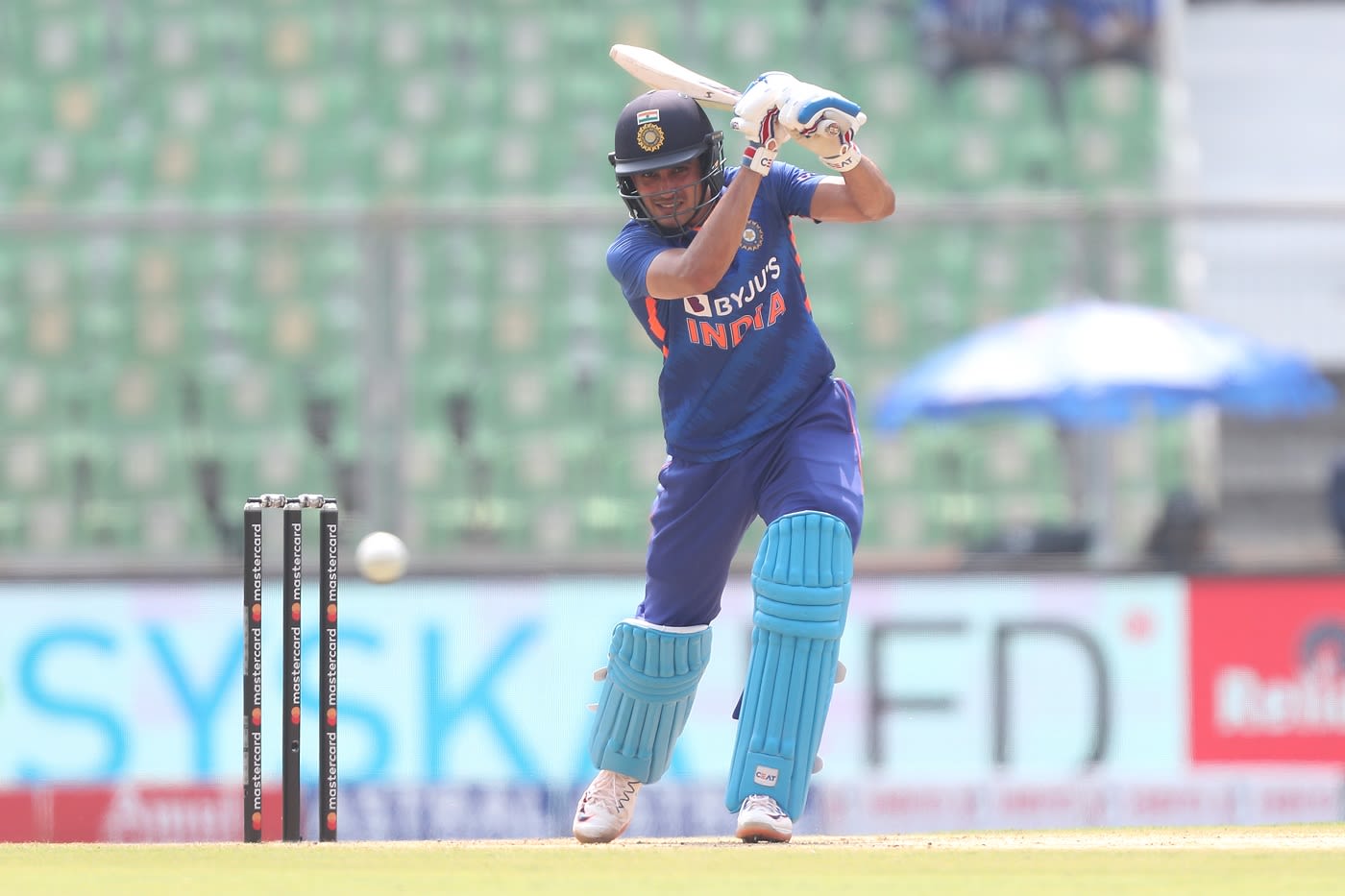 Shubman Gill Hit Four Delectable Fours In The Sixth Over Espncricinfo