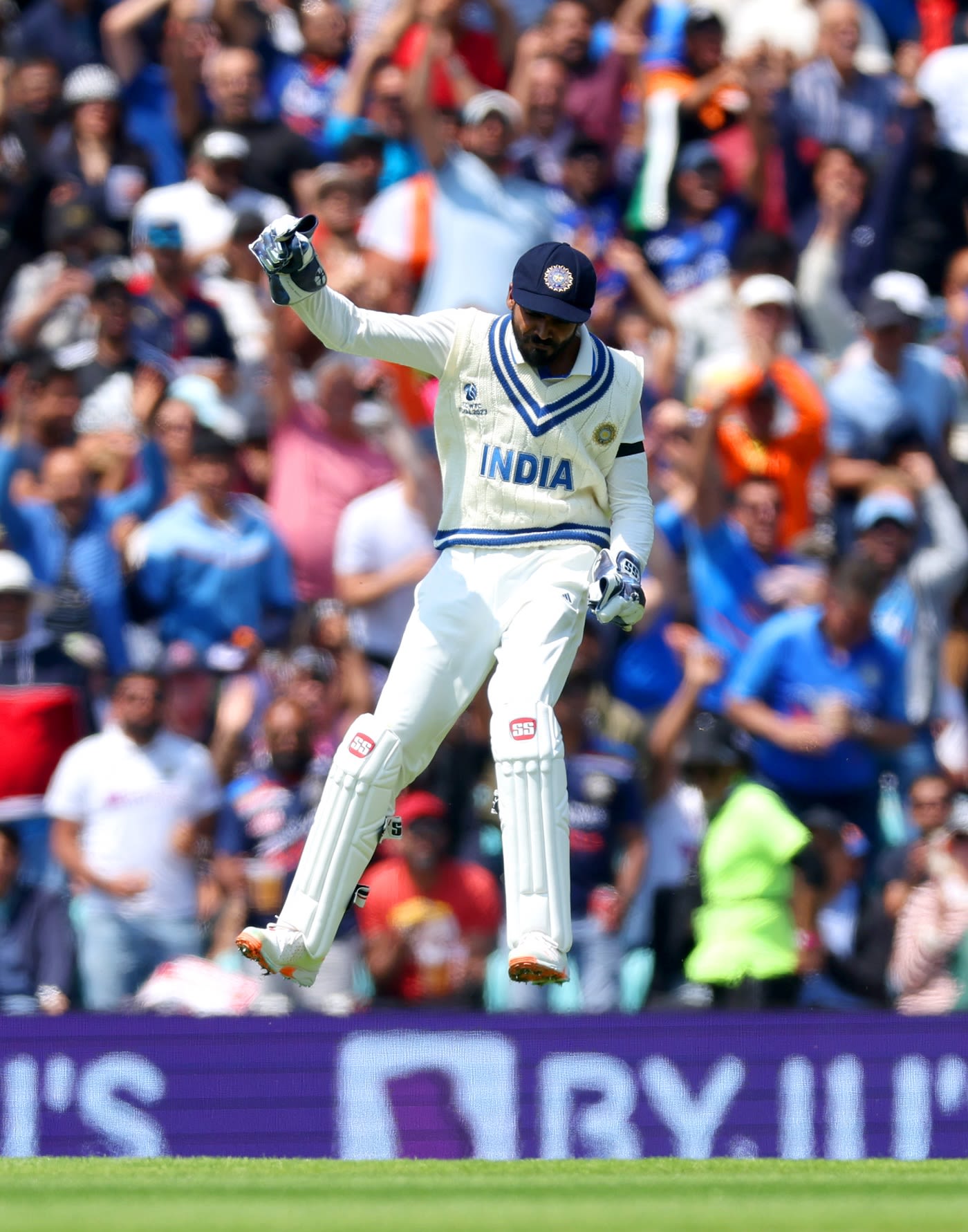 Ks Bharat Celebrate After Pulling Off A Diving Catch To Dismiss David