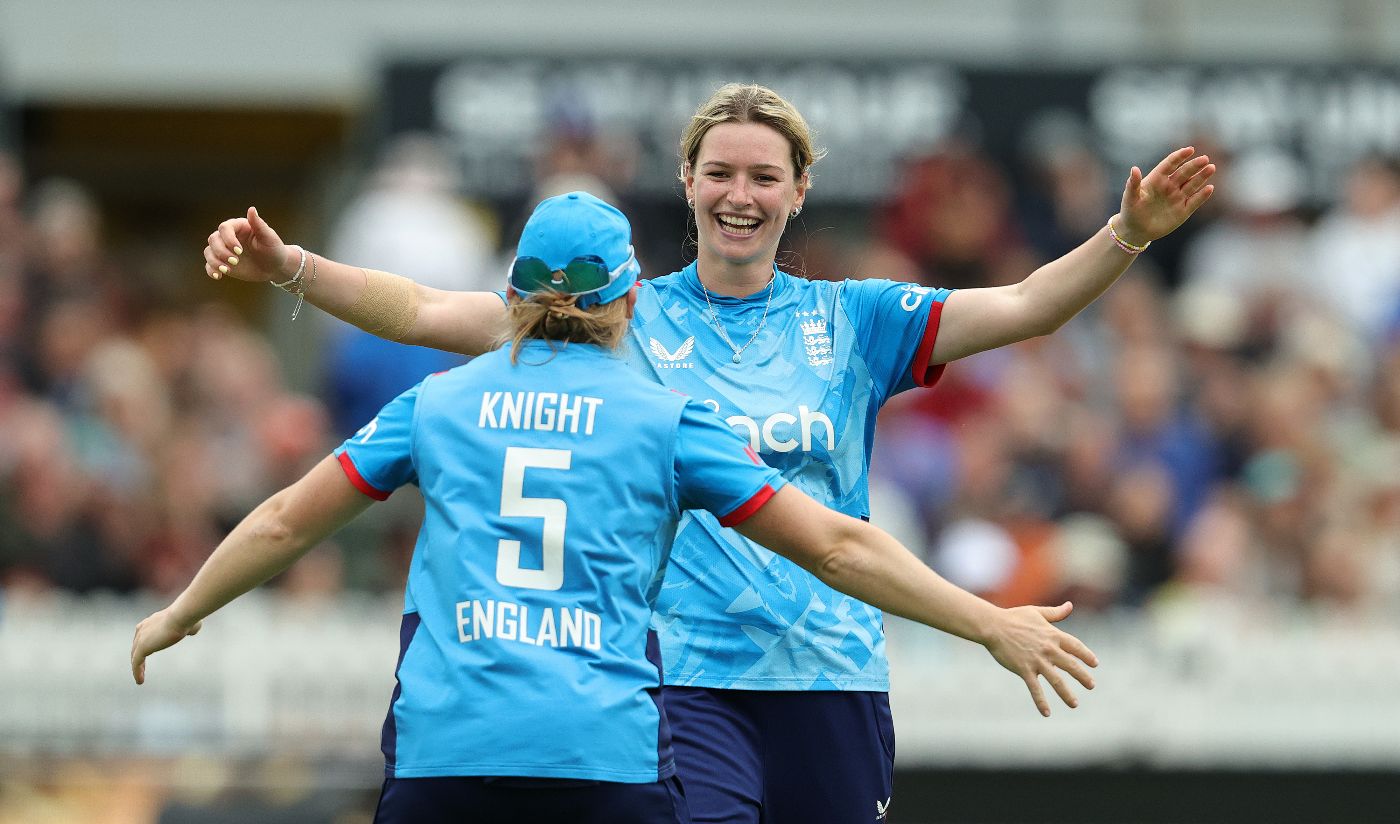 Lauren Bell Claimed Her First Five Wicket Haul Espncricinfo