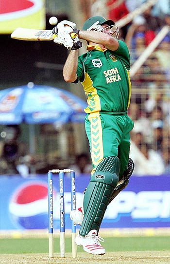 Graeme Smith Gets Airborn As He Chases This Rising Delivery