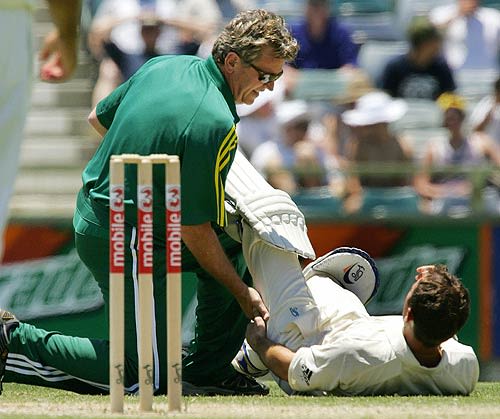 Justin Langer Gets Some Treatment For His Hamstring ESPNcricinfo