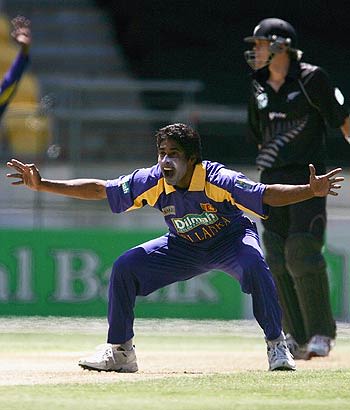 Chaminda Vaas Appeals Against Lou Vincent ESPNcricinfo