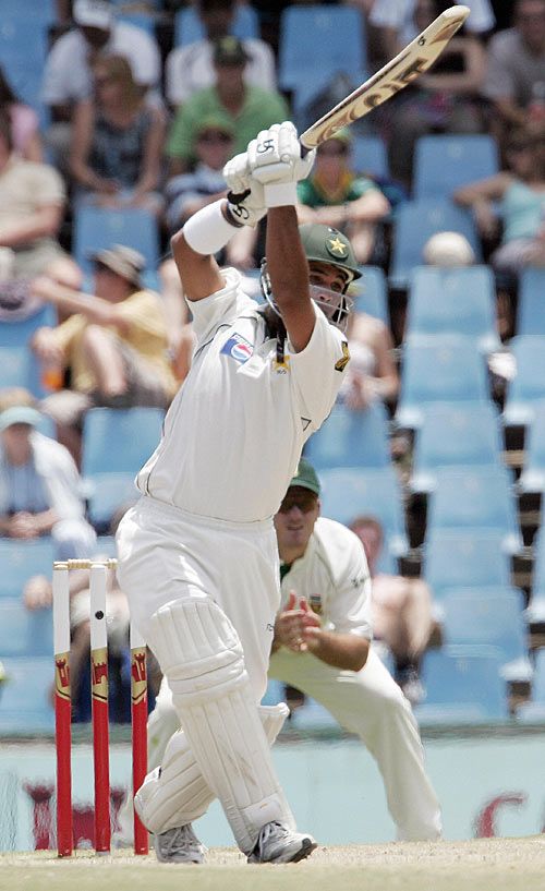 Imran Farhat Drives Over The Top ESPNcricinfo