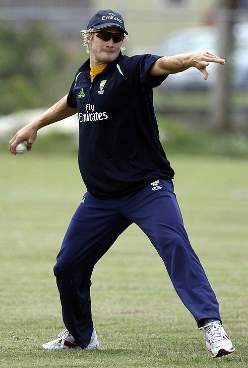 The Injured Shane Watson Does Some Fielding Practice Espncricinfo