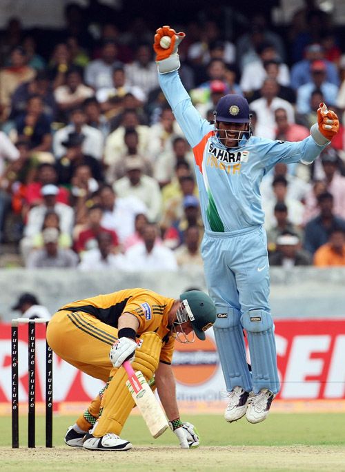 Mahendra Singh Dhoni Celebrates Matthew Hayden S Dismissal