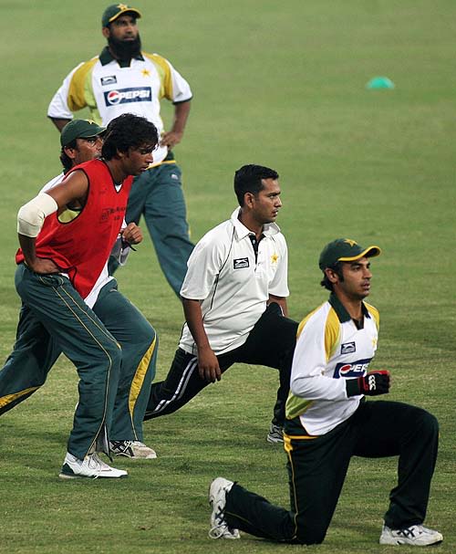 The Pakistan Players Do Some Stretches Espncricinfo