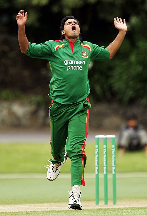 Mashrafe Mortaza Throws His Hands Up In Frustration Espncricinfo