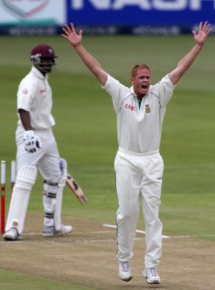 Shaun Pollock Traps Runako Morton Lbw Espncricinfo