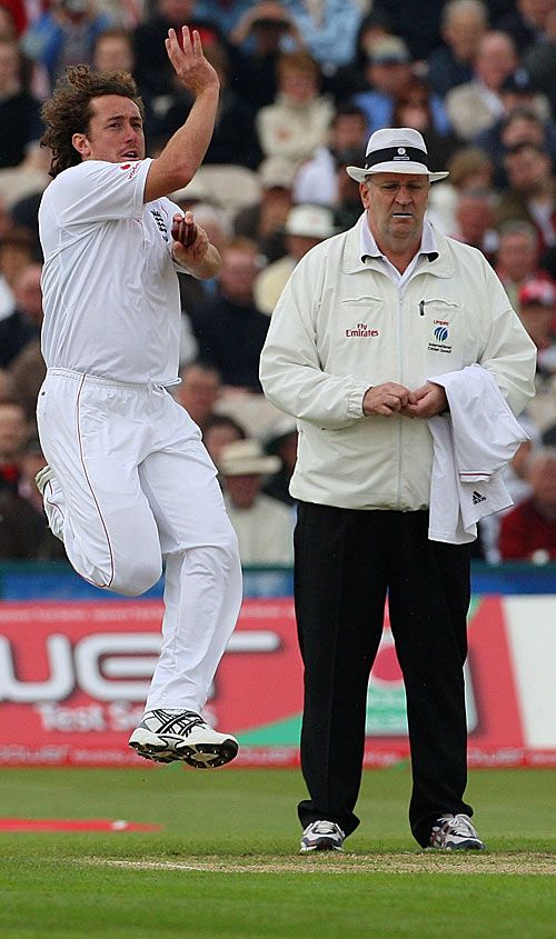 Ryan Sidebottom Flies Into Bowl Past Darrell Hair Espncricinfo