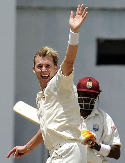 Brett Lee Celebrates Removing Dwayne Bravo Who Was Caught Behind