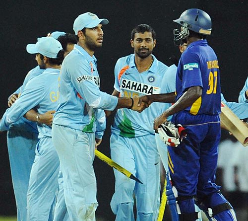 Yuvraj Singh Shakes Hands With Thilan Thushara Espncricinfo