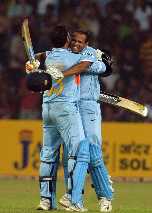 Yusuf And Irfan Pathan Embrace After Taking India To Victory