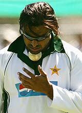 Shoaib Akhtar Takes A Break During Practice ESPNcricinfo