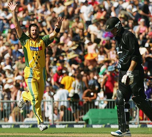 Michael Kasprowicz Nails Stephen Fleming ESPNcricinfo