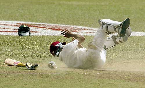 Ramnaresh Sarwan Dives For His Crease Espncricinfo