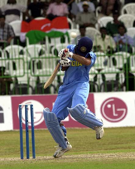 Sehwag Narrowly Avoids This Ntini Flyer Espncricinfo