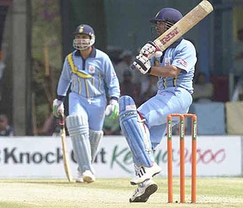 Sachin Plays The Pull Shot To Perfection Espncricinfo