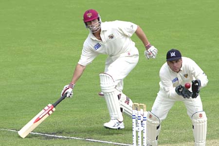 Hayden Makes His Ground Berry Fields Espncricinfo