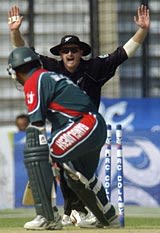 Scott Styris Celebrates Javed Omar S Dismissal ESPNcricinfo