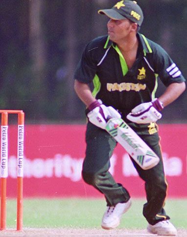 Pakistan S Muhammad Ashraf Bhatti Get Ready To Steal A Run In The