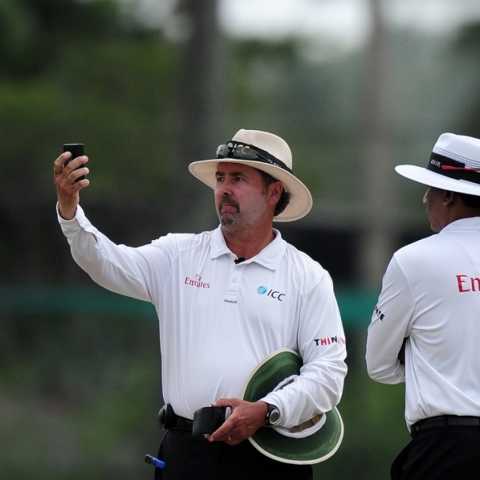 Richard Illingworth shares knowledge with budding German umpires