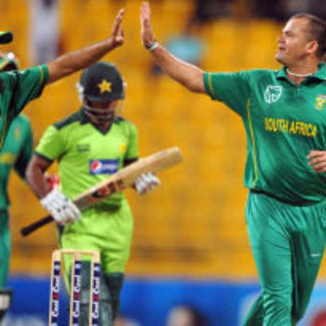 Momentum One Day Cup 2013 14 Momentum One Day Cup Live Score Schedule News