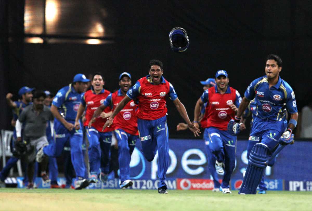 Mumbai Indians celebrate after Aditya Tare's match-winning six, Mumbai Indians v Rajasthan Royals, IPL 2014, Mumbai, May 25, 2014