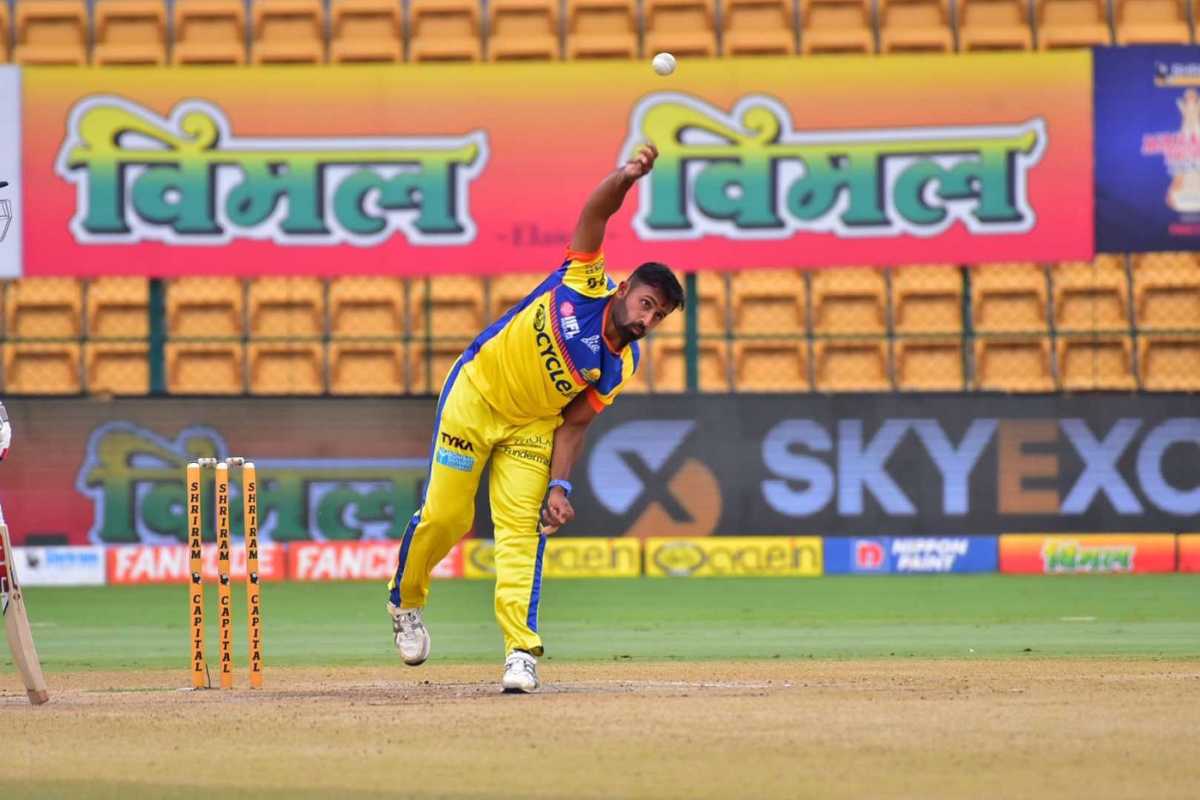 Shreyas Gopal combined variety with accuracy to put the brakes on the opposition, Maharaja T20 Trophy 2022, Eliminator, Mysuru Warriors vs Hubli Tigers, Bengaluru, August 23, 2022 