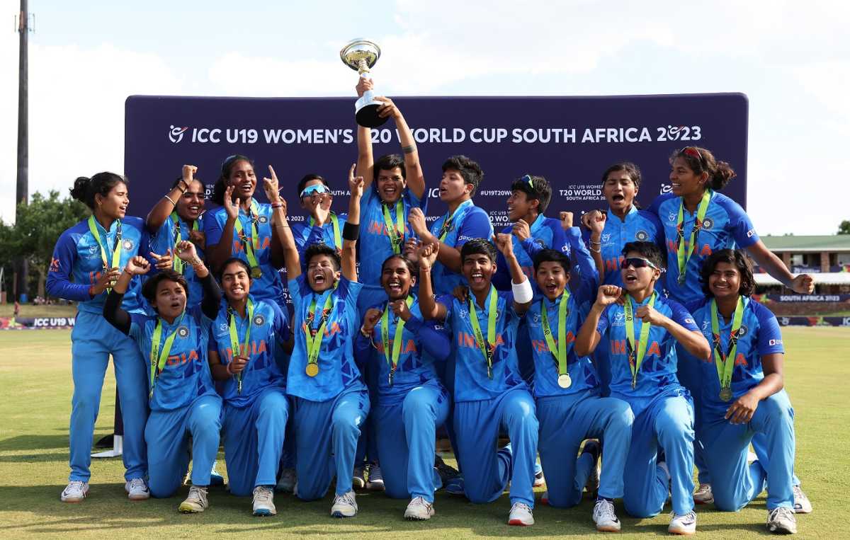 Shafali Verma lifts the Under-19 Women's T20 World Cup, India vs England, U-19 Women's T20 World Cup, final, Potchefstroom, January 29, 2023
