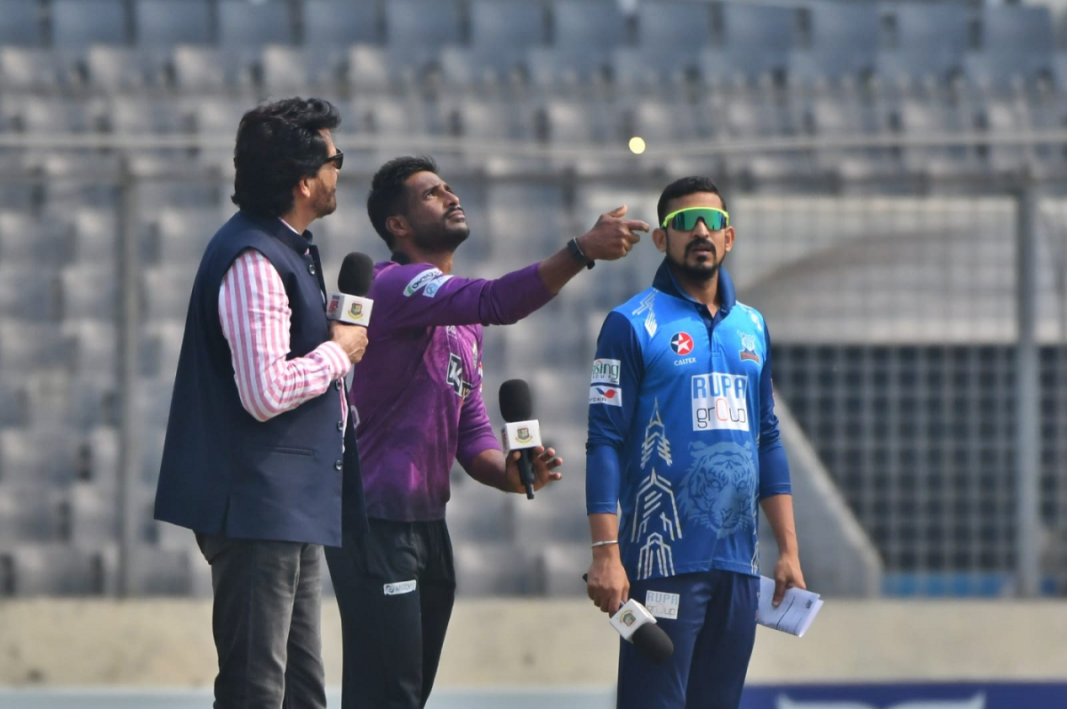 Shuvagata Hom and Nasir Hossain at the toss, Dhaka Dominators vs Chattogram Challengers, BPL, February 7, 2023 