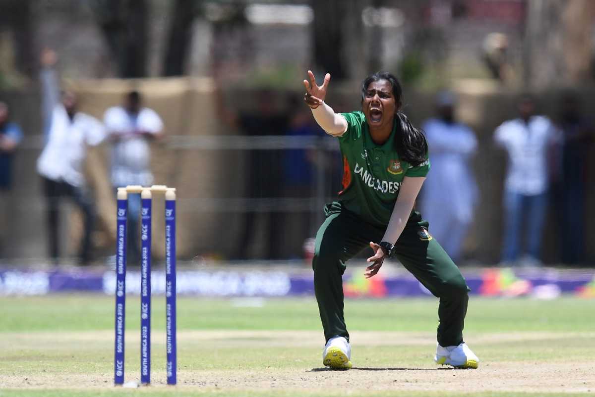 Marufa Akter appeals for the wicket of Dewmi Vihanga, Bangladesh vs Sri Lanka, Under-19 T20 Women's World Cup, Benoni, January 16, 2023