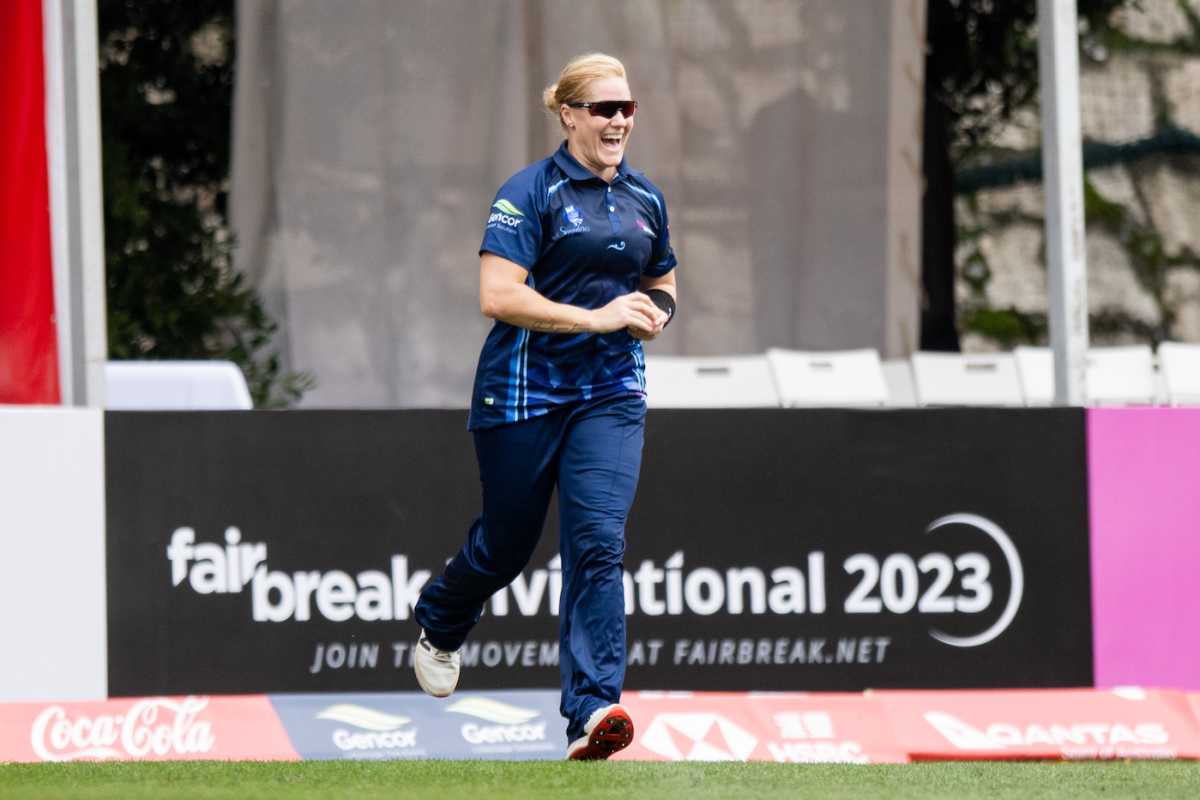 Katherine Sciver-Brunt is thrilled after taking a catch, Sapphires vs Warriors, FairBreak Invitational Tournament 2023, Kowloon, April 4, 2023
