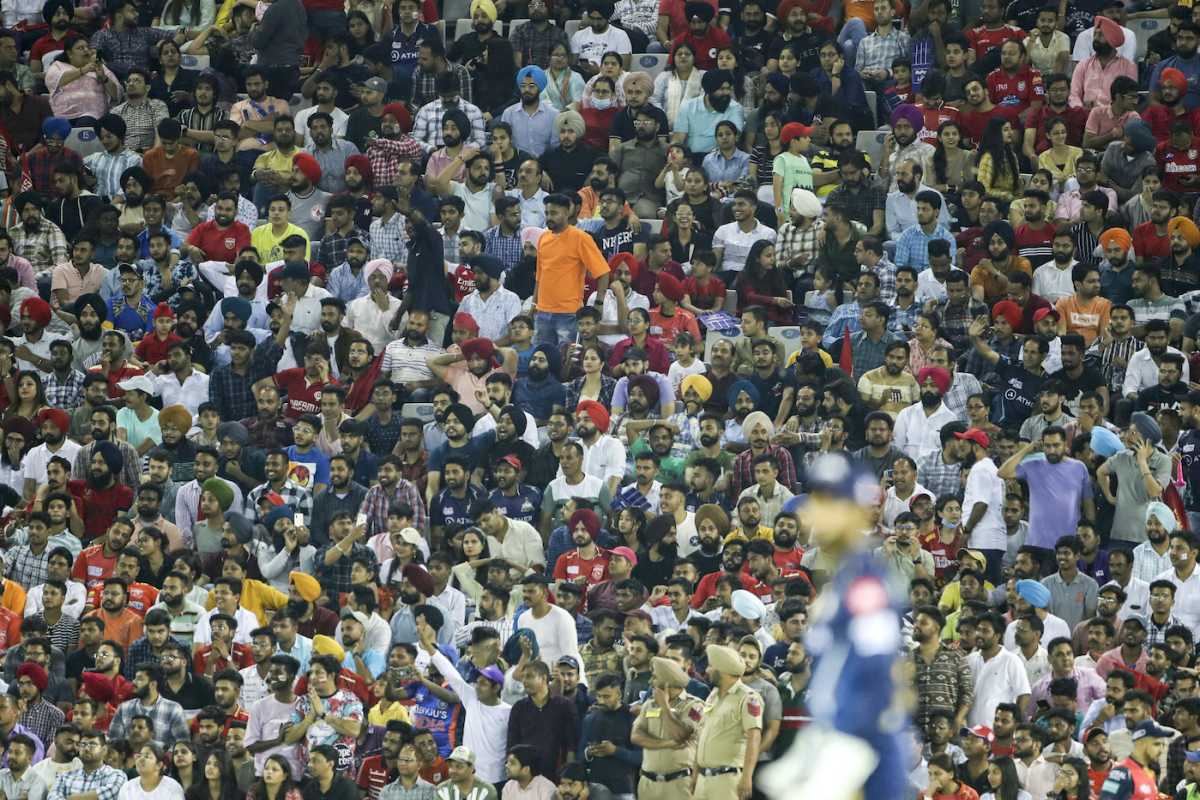 A packed crowd in the Punjab Cricket Association IS Bindra Stadium watch the action, Punjab Kings vs Gujarat Titans, IPL 2023, Mohali, April 13, 2023