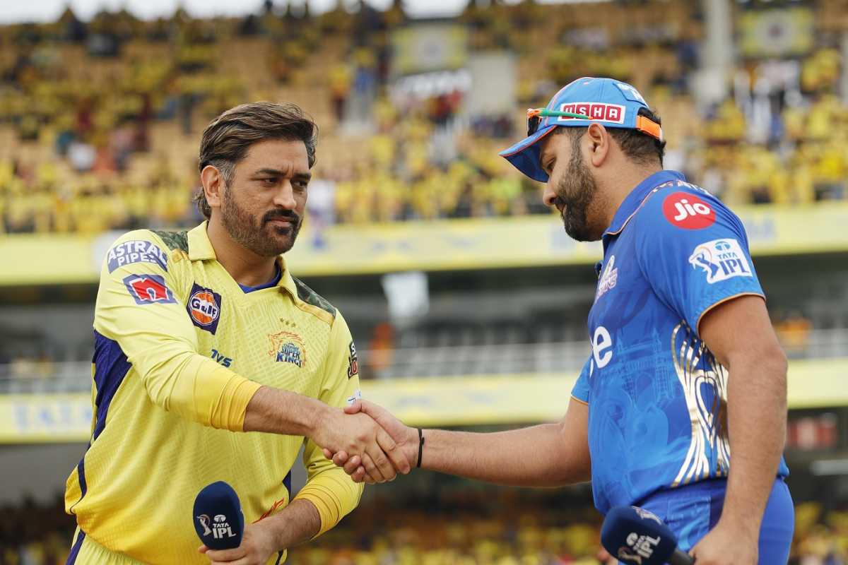 MS Dhoni and Rohit Sharma at the toss