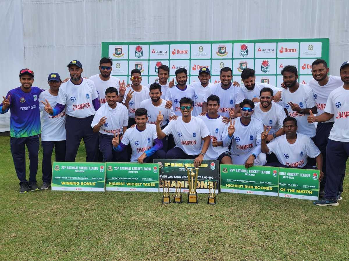 Chattogram Division players celebrate reaching Tier-1 for next season, Chattogram Division vs Rajshahi Division, National Cricket League, Tier 2, Chattogram, November 20, 2023