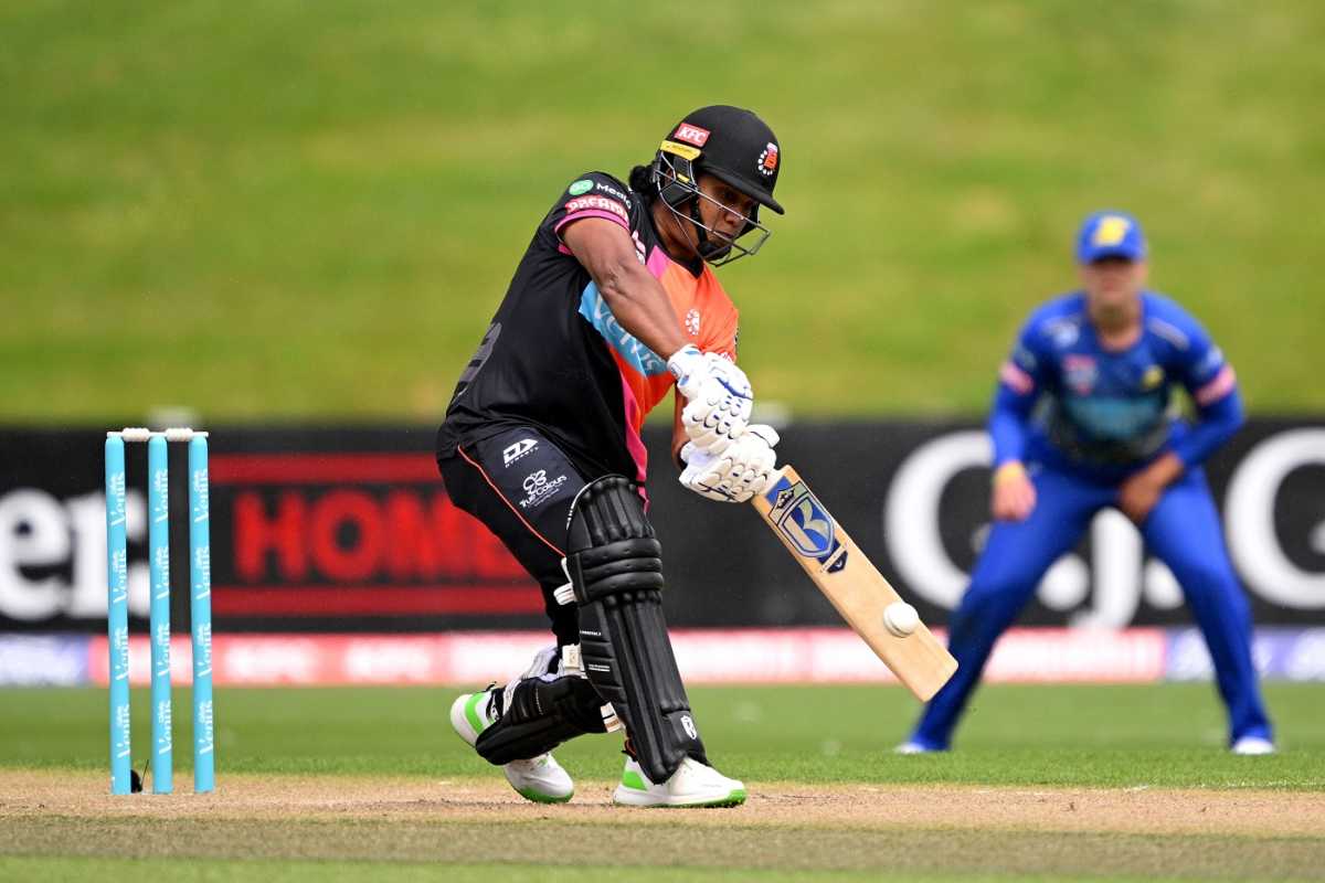 Chamari Athapaththu scored 46 off 37 in a rain-curtailed match, Northern Districts vs Otago, Women's Super Smash, Dunedin, January 23, 2024