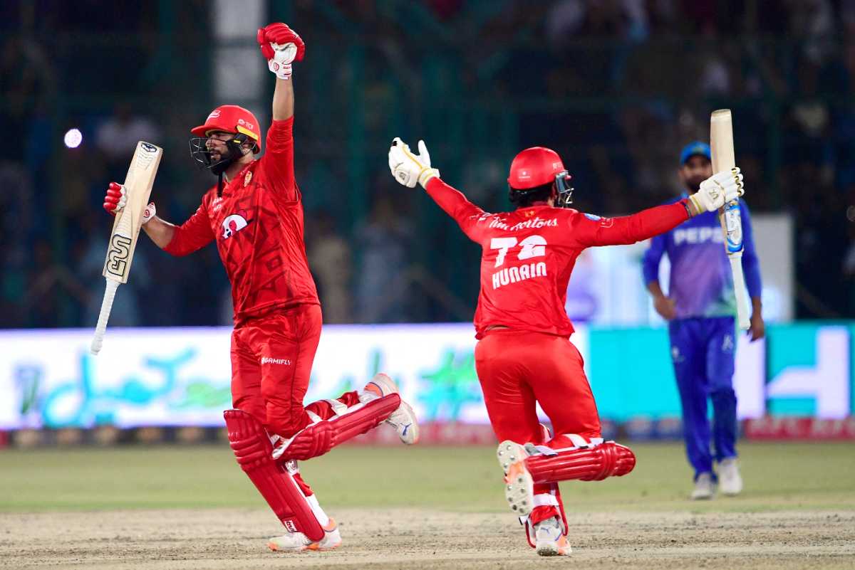 Hunain Shah and Imad Wasim savour the moment of victory for Islamabad, Islamabad United vs Multan Sultans, PSL, final, Karachi, March 18, 2024
